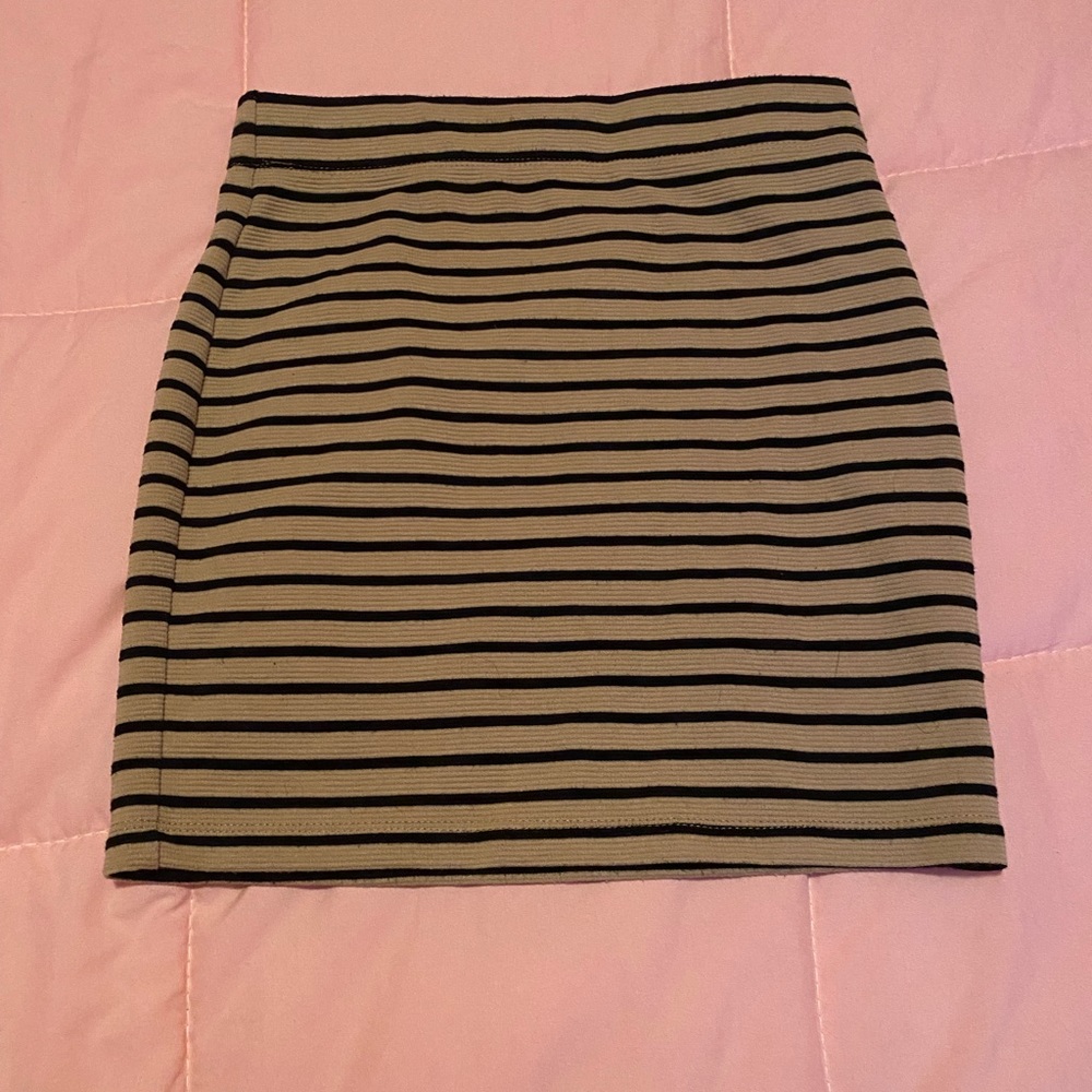 Stripped mini skirt